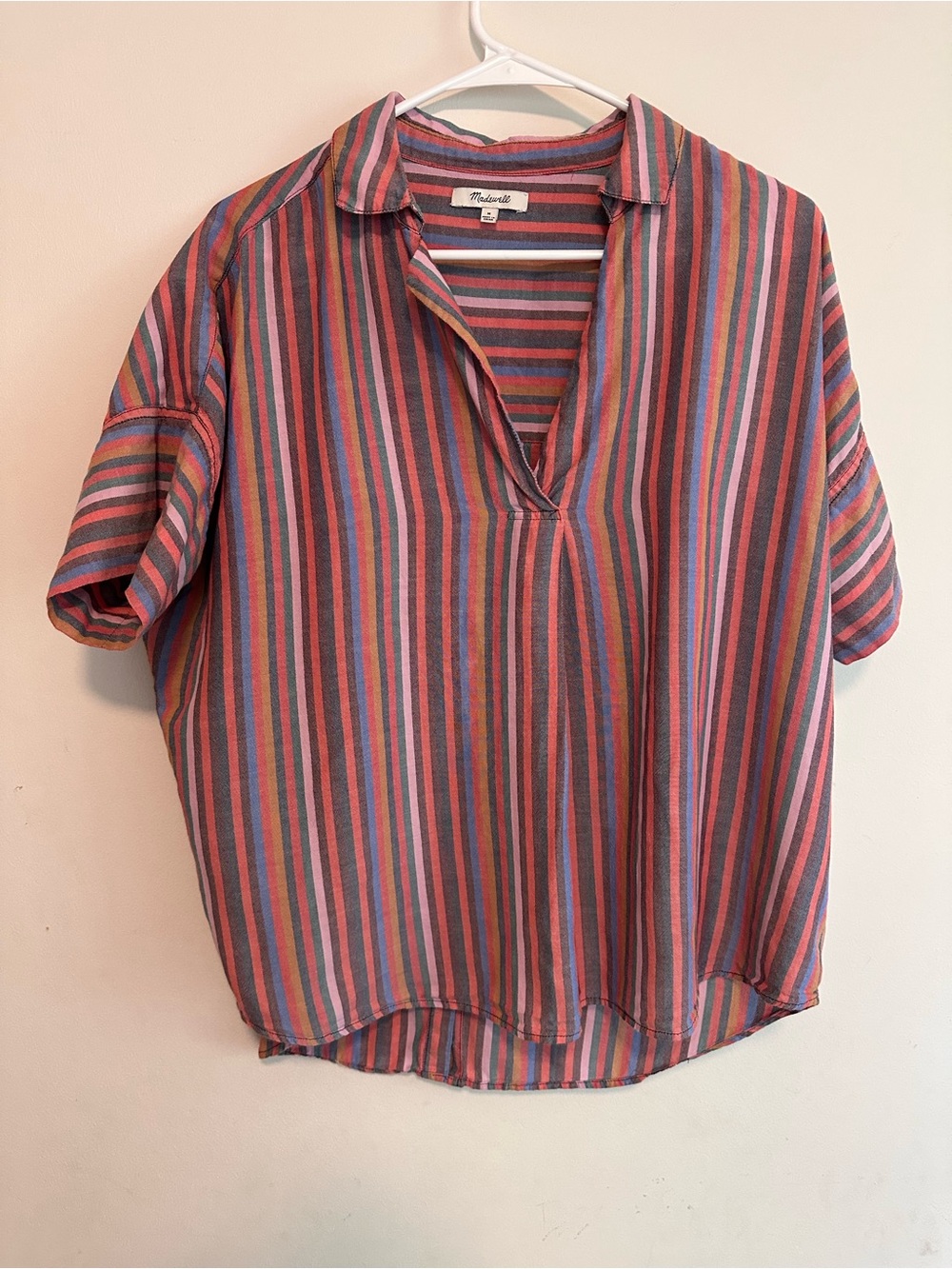 Madewell Courier Button-Back shirt in Rainbow Stripe. Medium. 100% Cotton.
